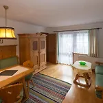شقة Forsthaus Pernthaner *